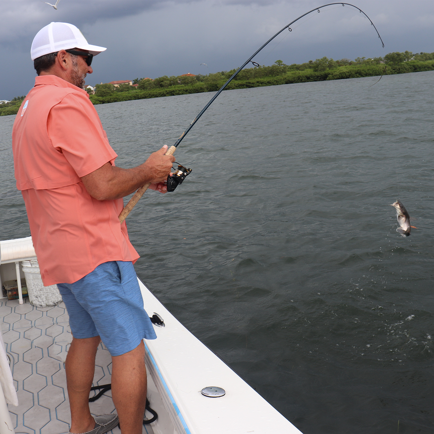 Buy Hook & Tackle 1013S Men's Gulf Stream Short-Sleeve Fishing Shirt