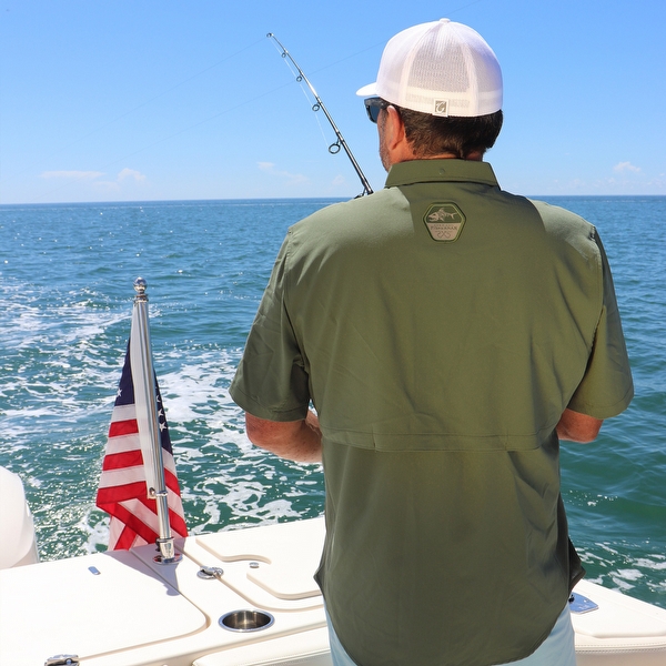 Men's Hooks Short Sleeve Performance Fishing Shirt